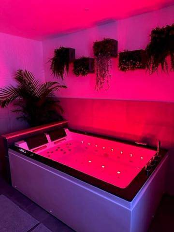 Appartement entier, Love Room Cocooning & Spa in Épinal, Région d'Épinal