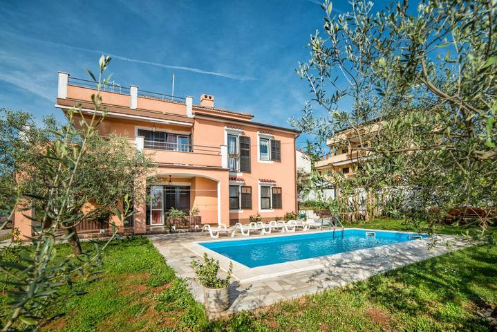 Ferienwohnung für 4 Personen, mit Terrasse und Pool in Pula - 4