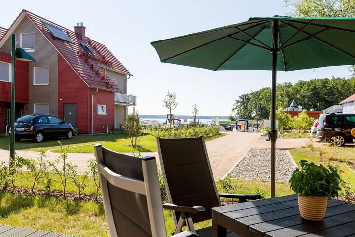 Ferienwohnung für 3 Personen, mit Terrasse und Seeblick in Plau am See, Plauer See
