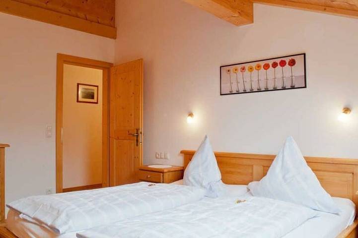 Blackbird's nest - Berghammer's organic farm in Gmund, Bavarian Alps