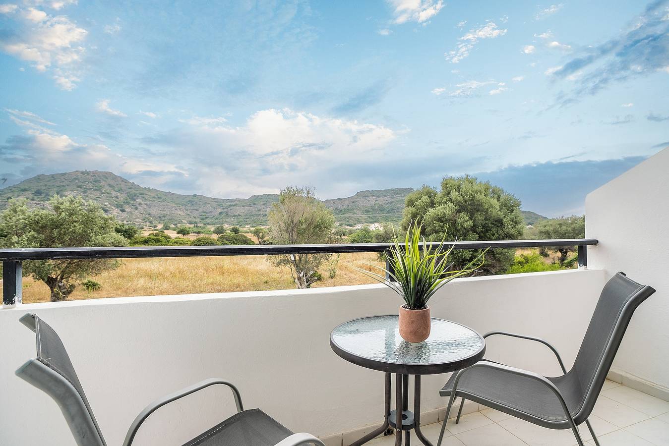 Ganzes Studio, Ferienwohnung "Sotirakis Standard Room 3" mit Bergblick, Gemeinschaftspool und Wlan in Rhodos
