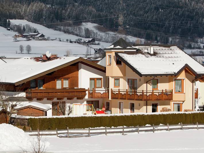 Ferienwohnung für 5 Personen, mit Garten und Balkon in Altenmarkt im Pongau