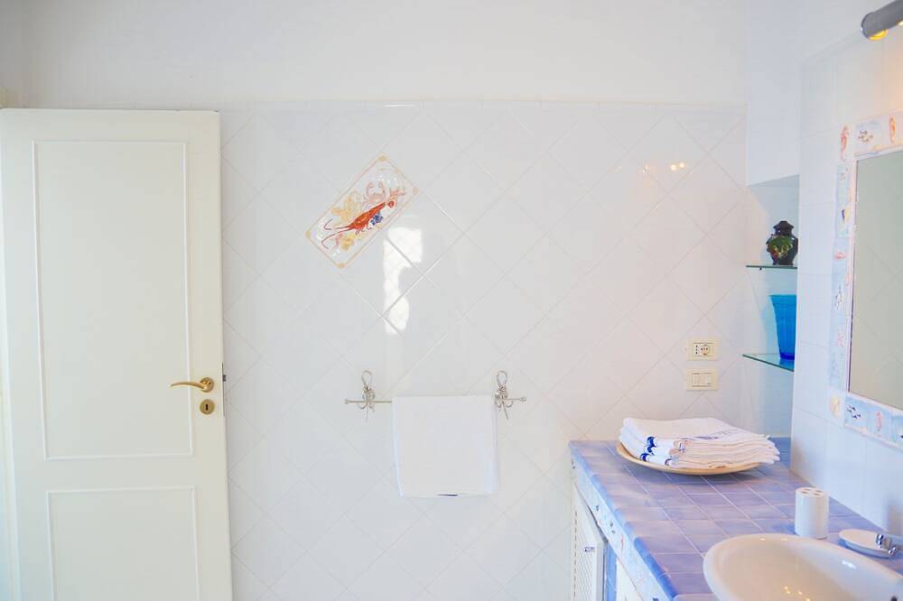 Appartement entier, Charmant appartement en attique à 20 m de la mer avec une vue mer fantastique in Marina di Ostuni, Salento