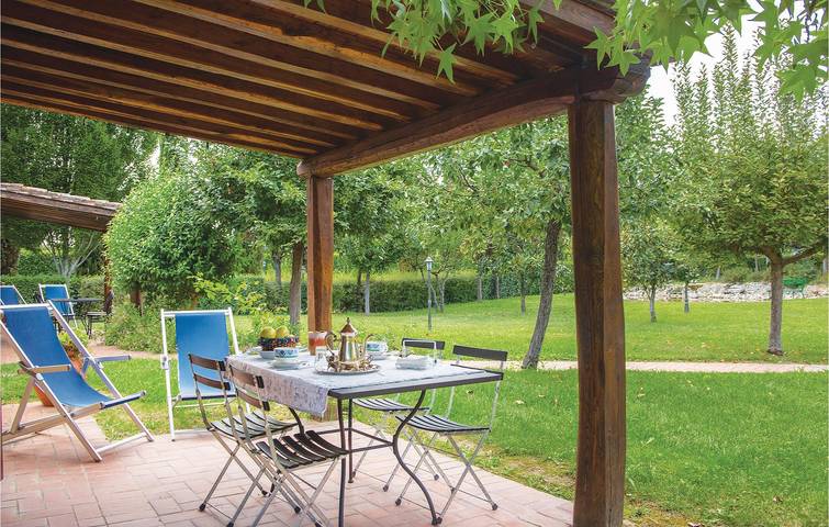 Appartement am Pool mit Parkplatz und Kochnische in Castiglione del Lago, Lago Trasimeno