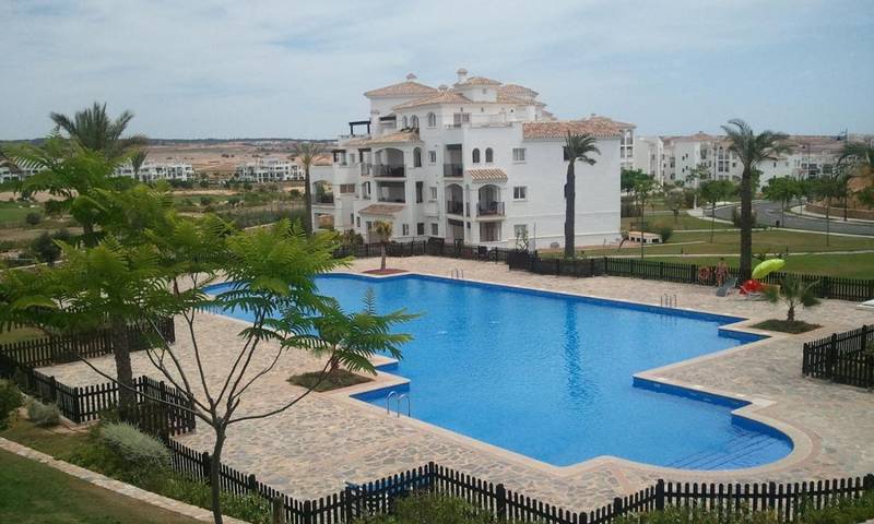 Apartamento de vacaciones para 4 personas, con jardín además de vistas y piscina - 1