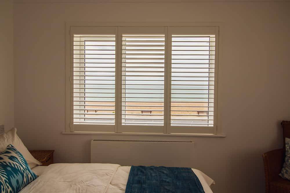 The beach box  -  a houses  that sleeps 6 guests  in 3 bedrooms in Seaford, Sussex Est