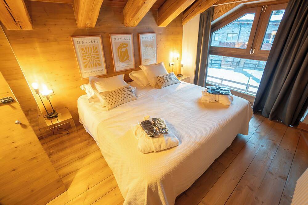 Exclusive chalet with sun terraces and glorious views of the Matterhorn mountain in Cervinia, Région de Valtournenche