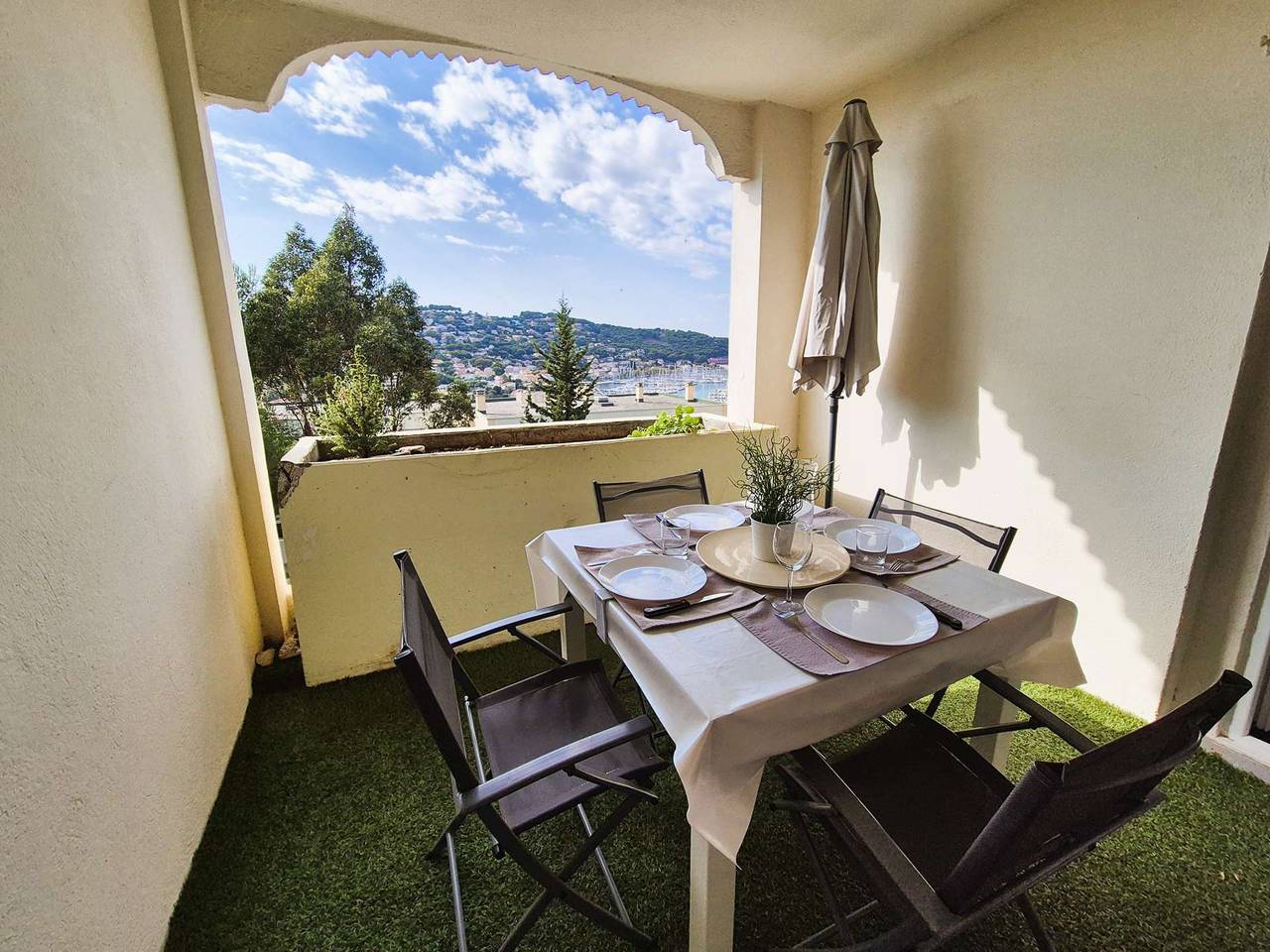 Apartamento vacacional entero, Magnífica vista del puerto, residencia con piscina in Saint-Mandrier-sur-Mer, Costa mediterránea (Francia)