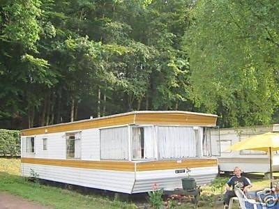 Camping pour 11 personnes, avec bassin pour enfant ainsi que jardin et vue, animaux acceptés