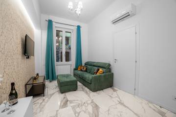 Vacation Rental for 4 Guests in Milan, Milan Province, Picture 2