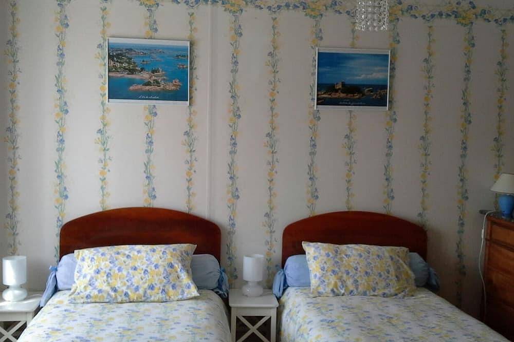 Maison familiale 3 chambres, 7 pers, jardin clos arboré 1 800 m², plages à 10 mn in Pludual, Côte de Goëlo