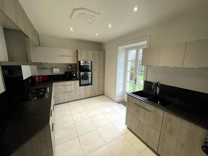 Location de vacances pour 10 personnes, avec balcon ainsi que vue et jardin à Vitrac (Cantal) - 2