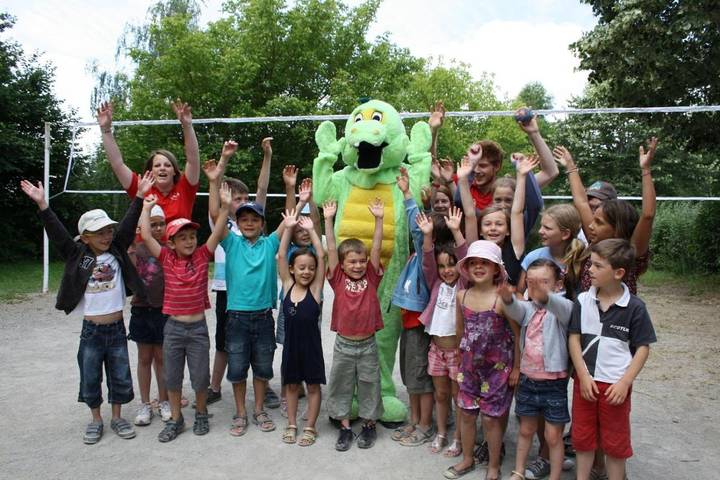 Location de vacances pour 4 personnes, avec vue et piscine ainsi que vue sur le lac et terrasse, animaux acceptés à Pont-de-Salars - 2