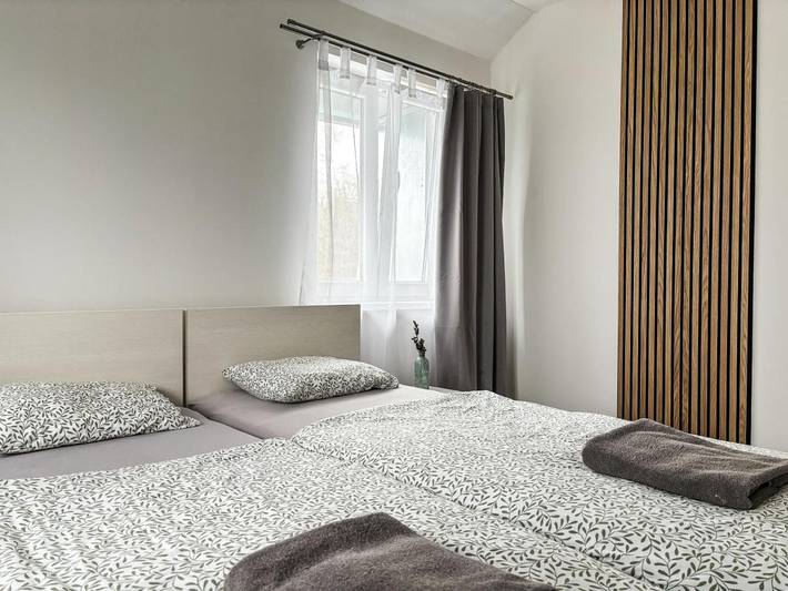 Ferienwohnung für 3 Personen, mit Terrasse und Garten in Pilsen
