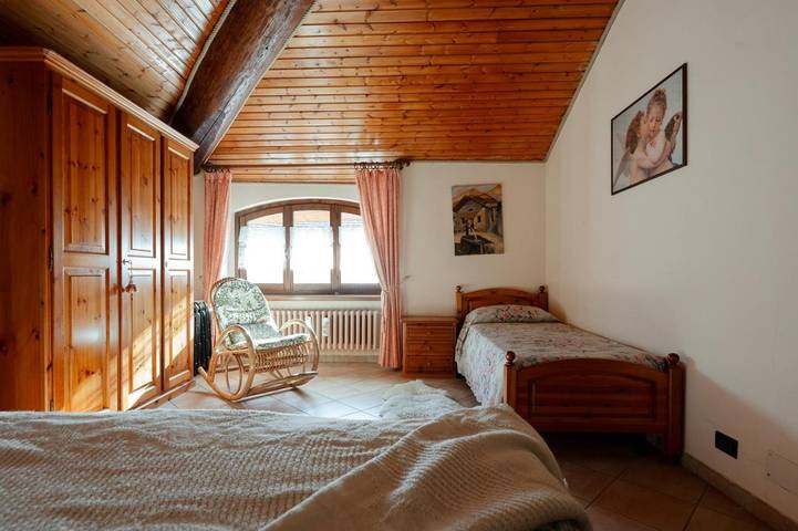 Gîte pour 5 personnes, avec balcon et vue à Cérès