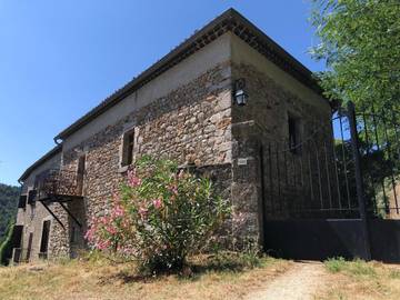 Gîte pour 4 personnes, avec jardin et vue à Rocles