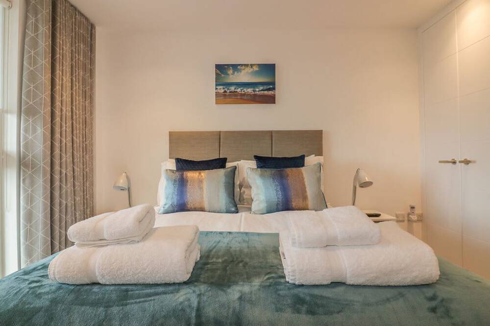 Entire apartment, Chapel Rock View: Coastal Gem in Perranporth, Cornwall