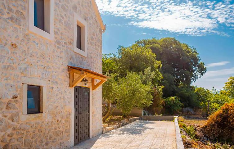 Charmante 75 m² große Wohnung mit Terrasse, WLAN, Klimaanlage und Parkplatz in Dubrovnik-Neretva