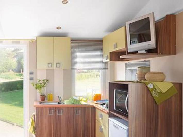 Camping pour 4 personnes, avec bassin pour enfant et terrasse en Indre-et-Loire - 3
