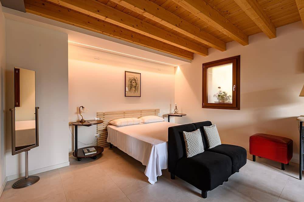 Ganze Wohnung, Dependance In Riva al Lago second floor in Marone, Gemeinde Marone