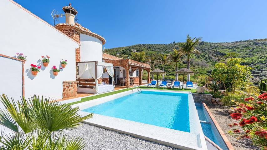Chalet para 6 personas, con piscina y balcón/terraza en Cómpeta