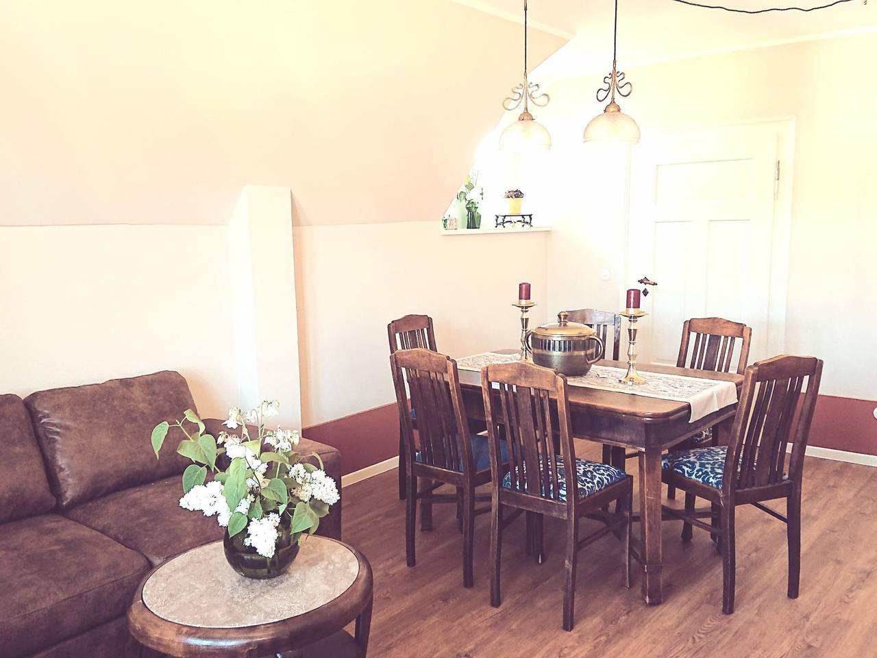 Ganze Ferienwohnung, Villa Weißbach - Haus Hilda - Ferienwohnung Charlie Chaplin in Flöha, Chemnitz und Umgebung