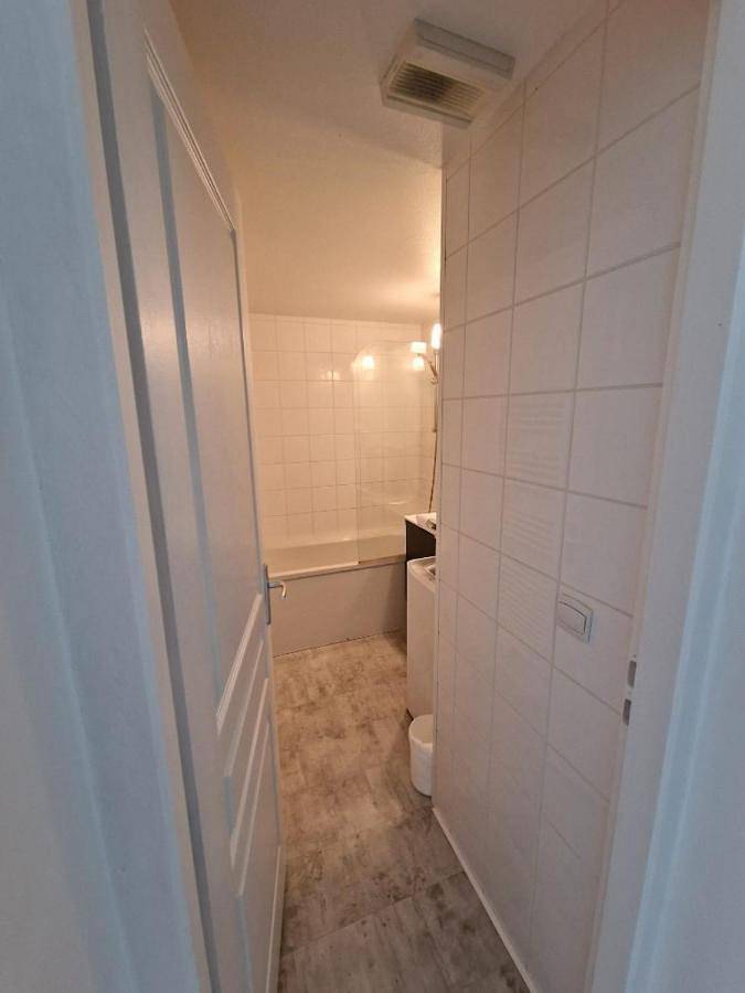 Gîte pour 6 personnes, avec sauna et jacuzzi ainsi que balcon et piscine à Chaveignes - 4