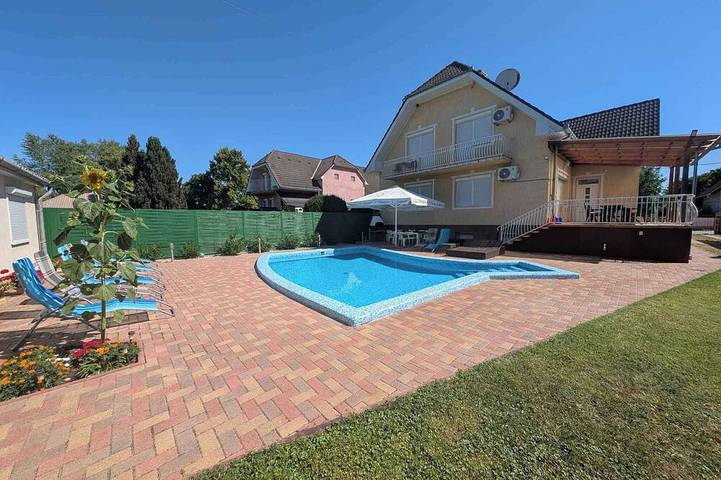 Ferienhaus für 16 Personen, mit Garten und Terrasse