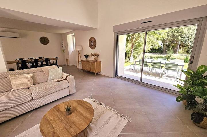 Location de vacances pour 8 personnes, avec Terrasse et Jardin à Châteauneuf-sur-Charente