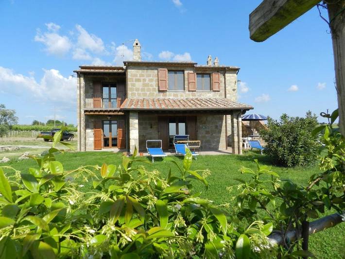 Gîte pour 4 personnes, avec vue ainsi que jardin et piscine, animaux acceptés à Pitigliano - 2