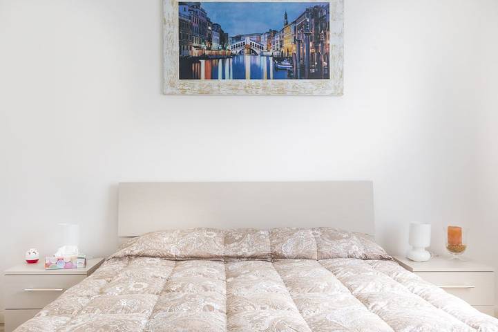 Apartamento entero, Bonito apartamento conectado a Venecia con el tranvía directo cada 10 minutos. in Mestre, Venecia