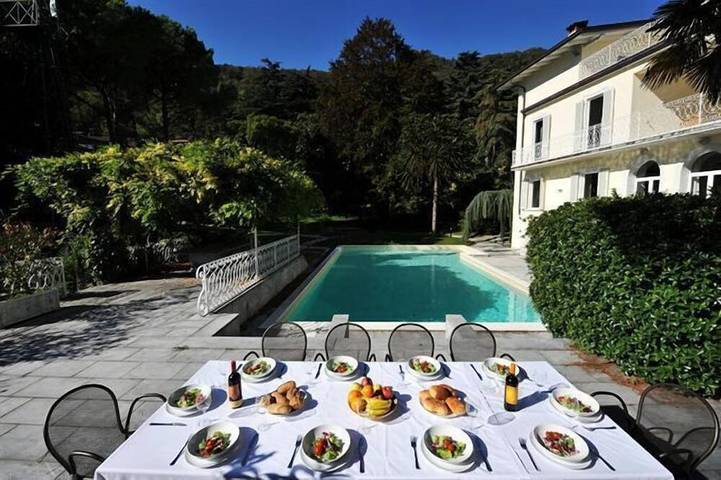 Agriturismo per 14 persone, con giardino e balcone in Provincia di Lecco