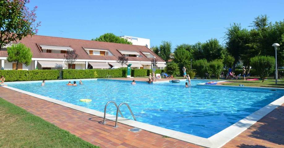 Ganze Ferienwohnung, Ferienwohnung mit Klimaanlage, Garten und Pool in Bibione, San Michele al Tagliamento