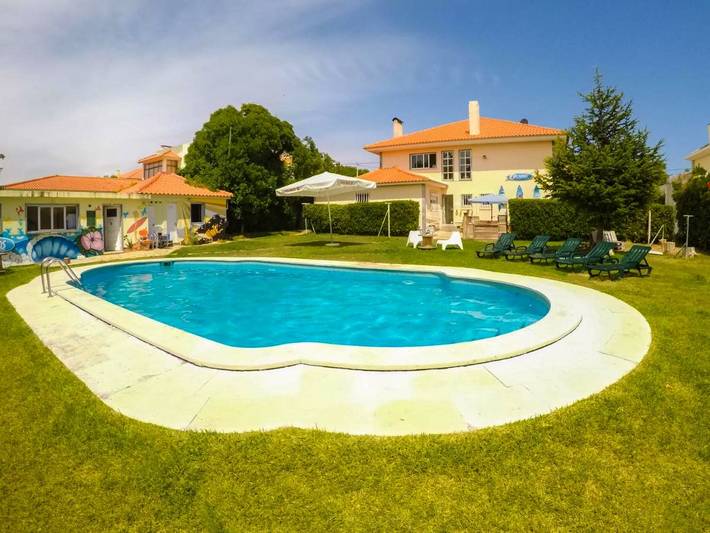 Location de vacances pour 2 personnes, avec vue ainsi que jardin et piscine, animaux acceptés à Carcavelos - 3