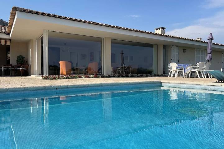Villa pour 14 personnes, avec jardin et terrasse à Tourrettes-sur-Loup