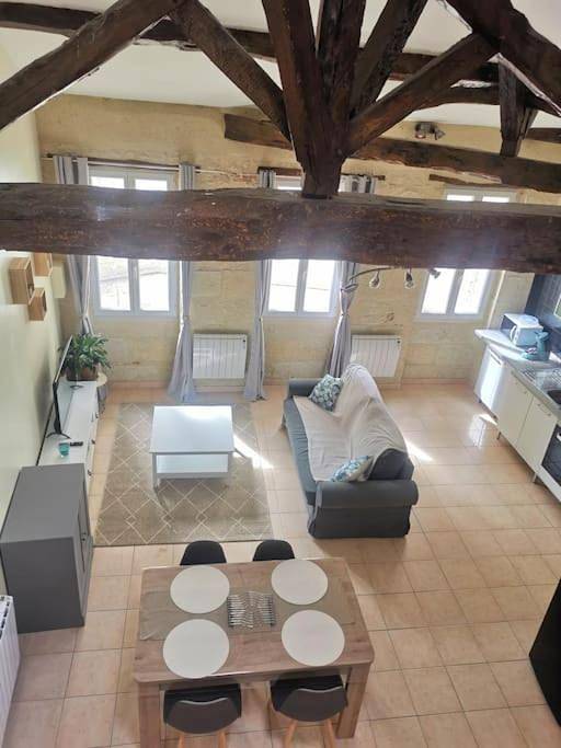 Appartement entier, One-Bedroom Apartment in Lectoure, Gers