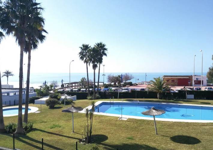 Gîte pour 4 personnes, avec terrasse et piscine à Chiclana de la Frontera