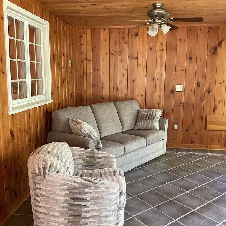 Studio apartment 2.5 blocks from Tawas Point State Park beaches. in Iosco County