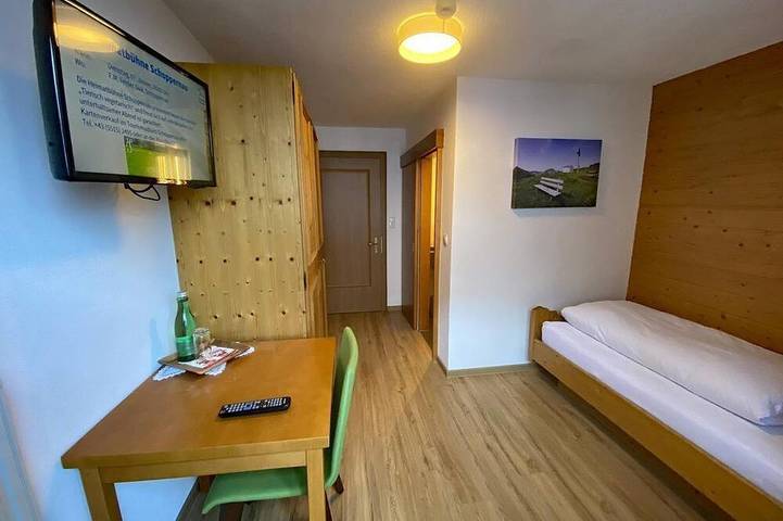 Einzelzimmer - Hotel Garni Enzian in Bregenzerwald (Vorarlberg), Damüls