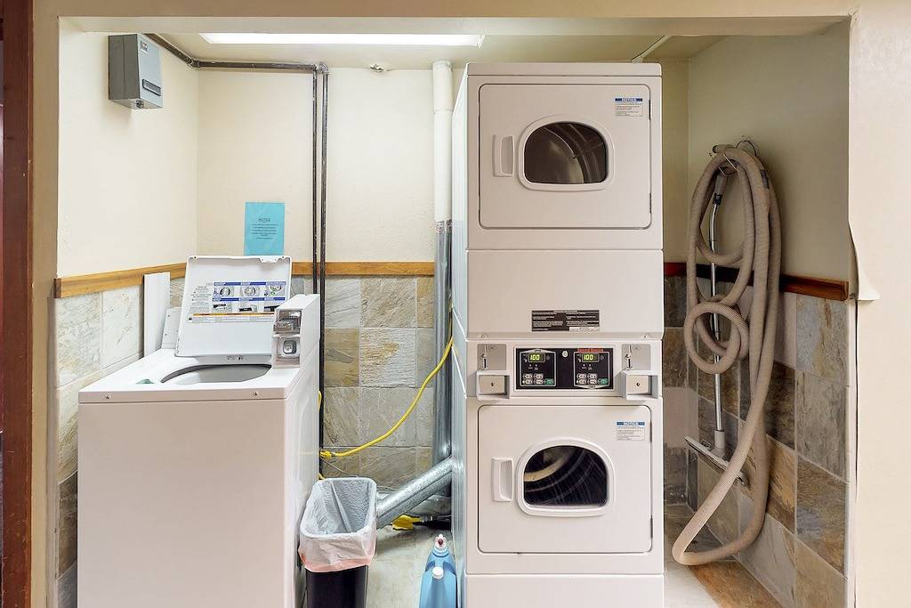 Ganze Wohnung, Eigentumswohnung in der Nähe von Wandern, Stadt, gemeinsame Sauna, private Terrasse mit herrlicher Aussicht in Girdwood, Anchorage