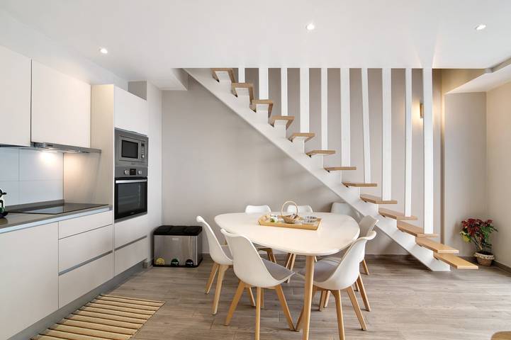 Appartement entier, Appartement 'A Casa Da Elsa' avec terrasse privée, Wi-Fi et climatisation in Sé (Faro), Faro (Sé e São Pedro)