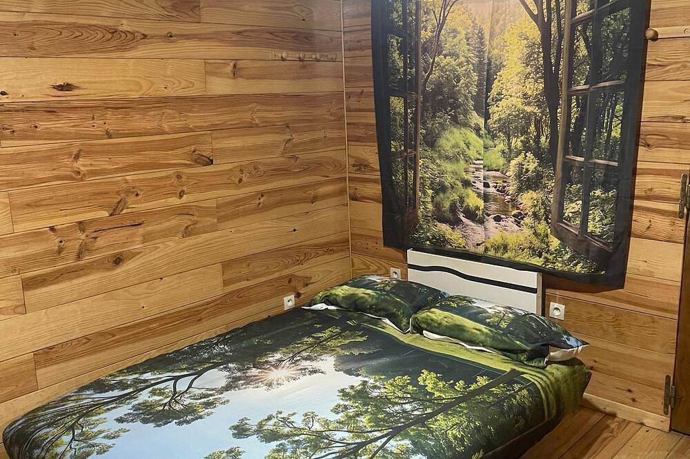 Chalet-style self-contained cottage in quiet countryside in Voiron, Isère