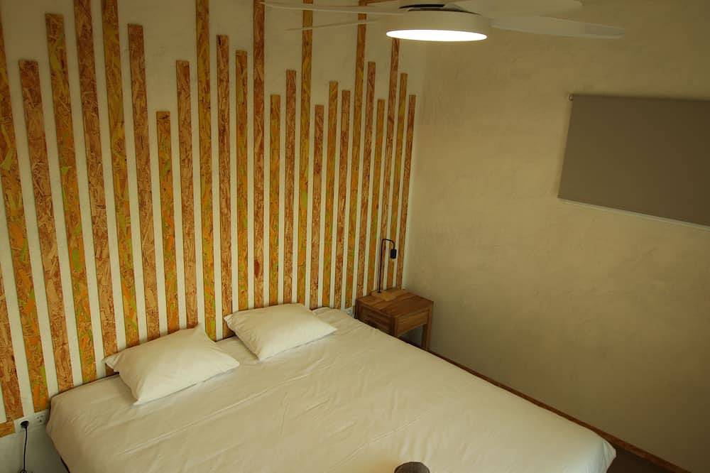 Double room with shared bathrooms and kitchen in Vitamin Sea Guesthouse in Lajares, La Oliva