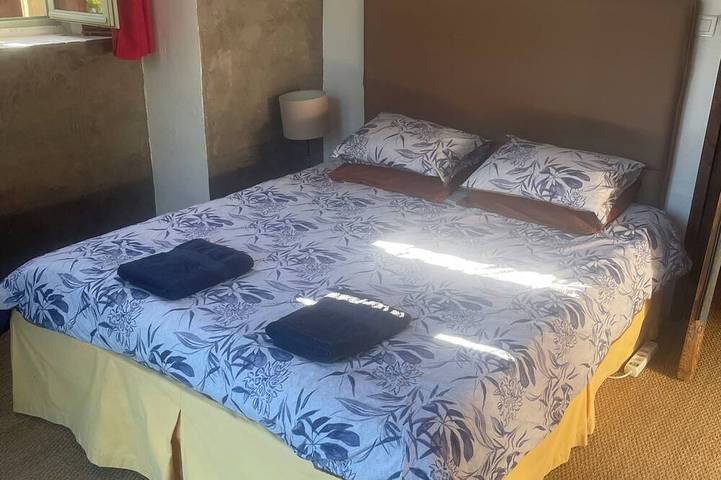 Gîte pour 5 personnes, avec jardin à Bourdic - 3