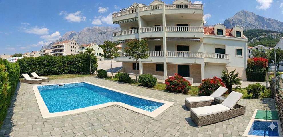 Apartament wakacyjny dla 8 osób, z Balkon i Taras oraz Ogród i Widok w Promajna