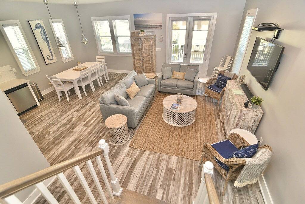 Spring Break, Steps to Sand & Pool: Fully Loaded in Gulf Shores, Mobile Bay