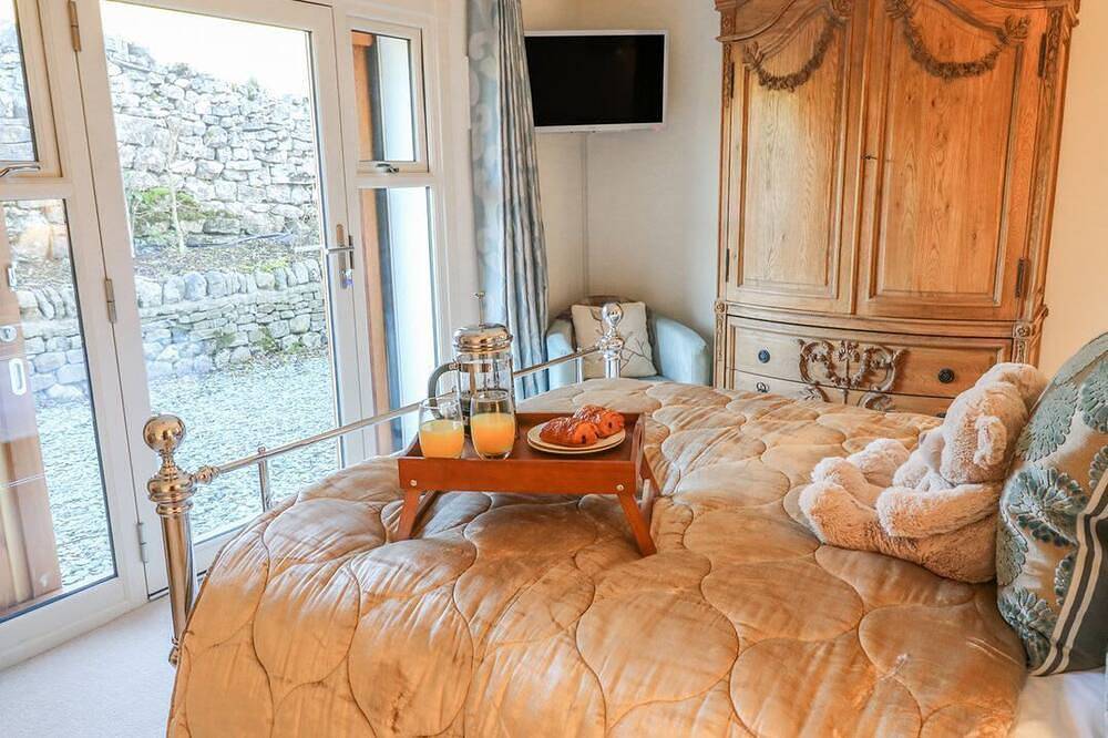 Flatt House Barn, hot tub, games room, Malham in Yorkshire Dales National Park