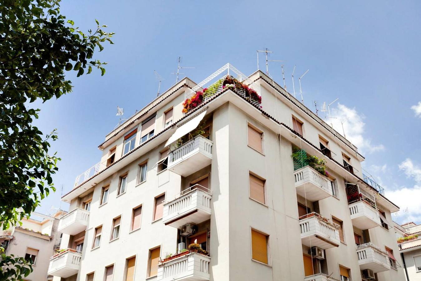 Appartamento intero, Appartamento 'Carpegna Suite 92' con Vista Montagna, Wi-Fi e Aria Condizionata in Roma, Provincia di Roma
