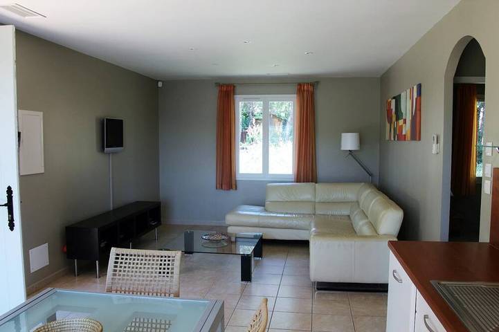 Villa 1 ch, 2p, climatisée avec piscine partagée, chauffée et couverte in Cébazan, Côte méditerranéenne (France)