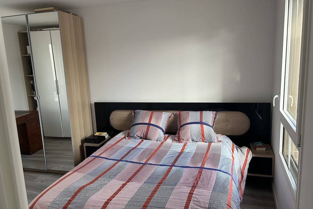 Entire apartment, Apartment with terrace in Aubervilliers in Aubervilliers, Seine-Saint-Denis